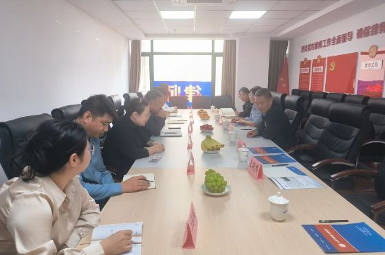 醫(yī)藥衛(wèi)生法律專業(yè)委員會主任李俊平、副主任柴查理、李廣成、王曉博及委員會秘書長原藝蕾等核心成員